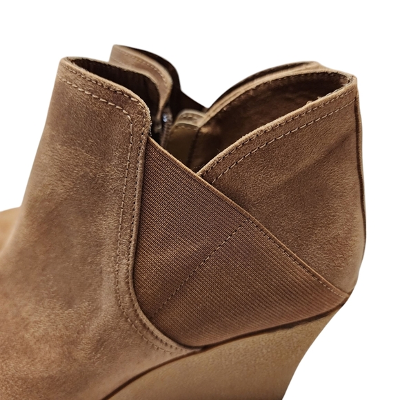 Mia Wedge Ankle Booties Tan Faux Suede Size 7.5 - Picture 4 of 14